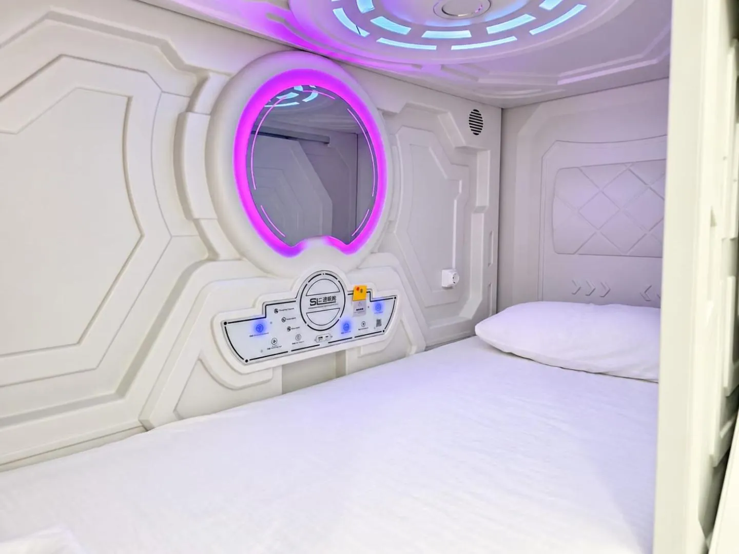 Min Hostel Capsules 18