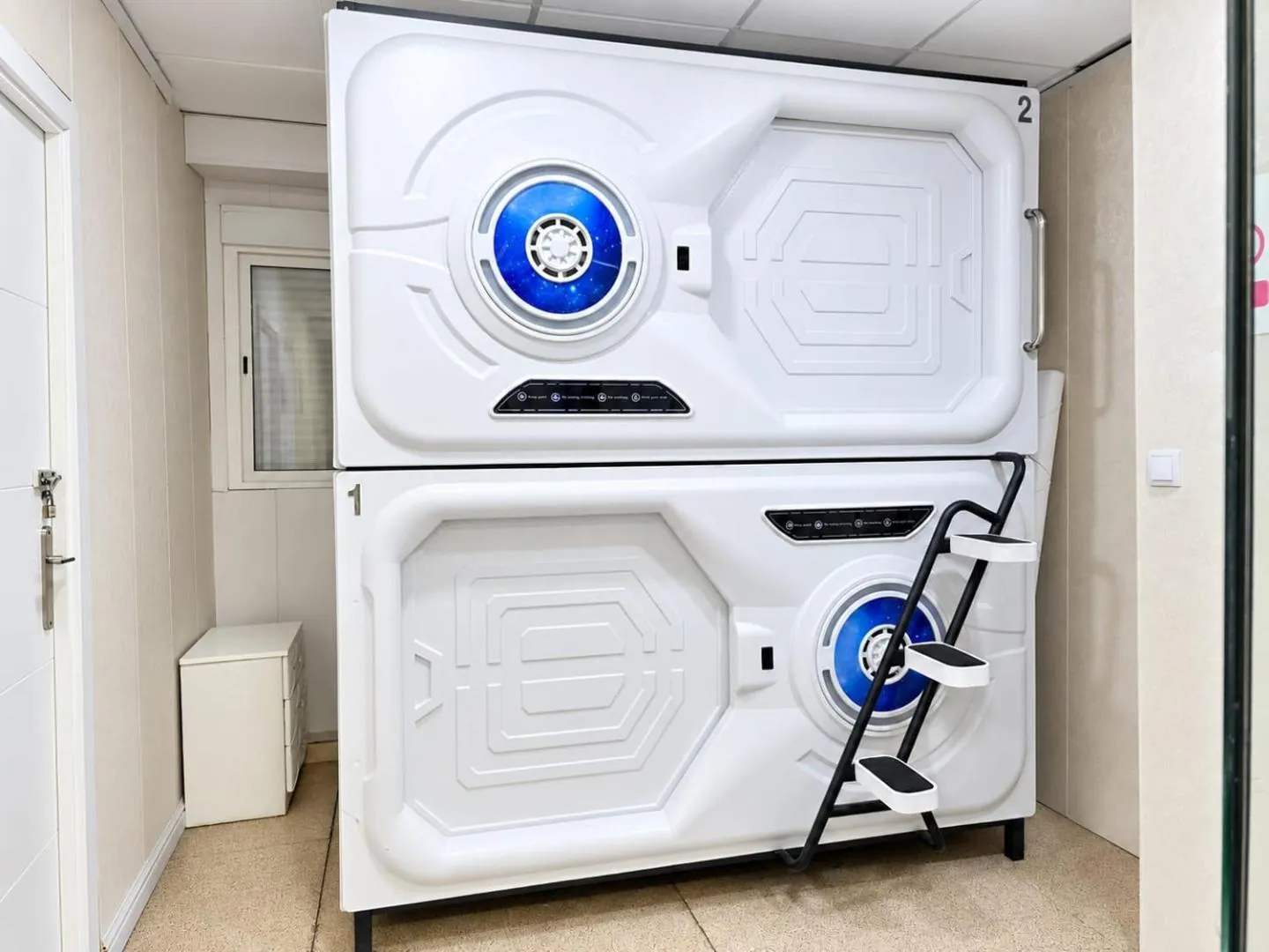 Min Hostel Capsules 16