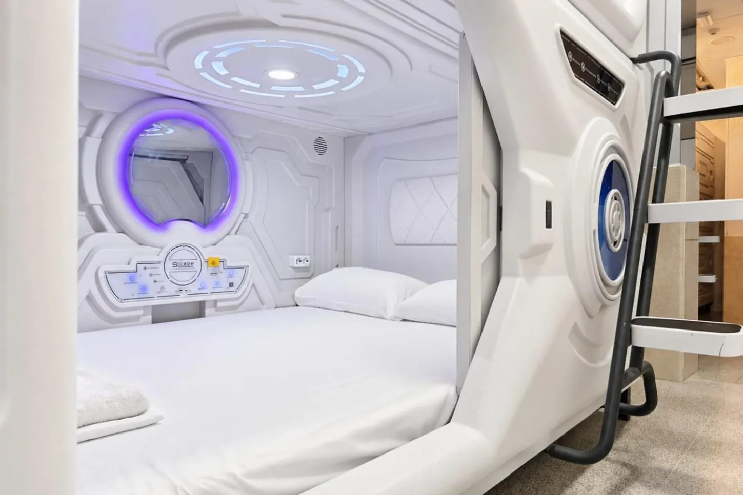 Min Hostel Capsules 2